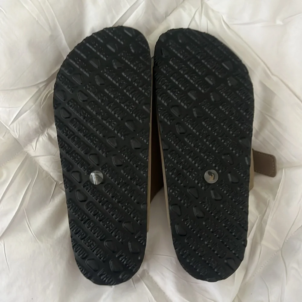 Project Cloud Taupe Venita Footbed Sandals 9 NWOB - Picture 3 of 3